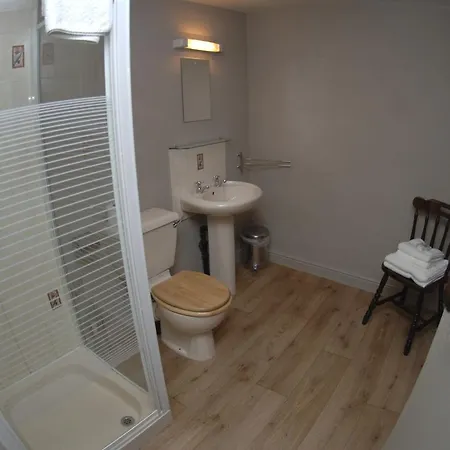 酒店 The Queens Arms 3*