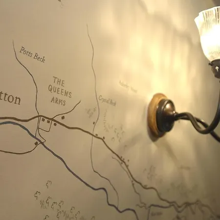 酒店 The Queens Arms 3*