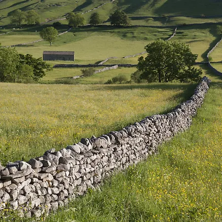 酒店 The Queens Arms 凯特尔韦尔